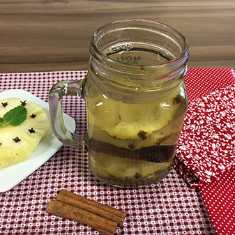 Chá de casca de abacaxi: aprenda para que serve e como preparar - Receitas  - Institucional