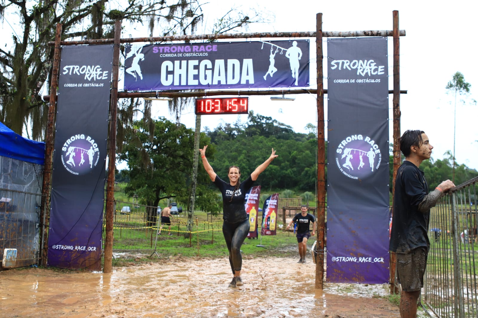 Maira Alfren participando da Strong Race