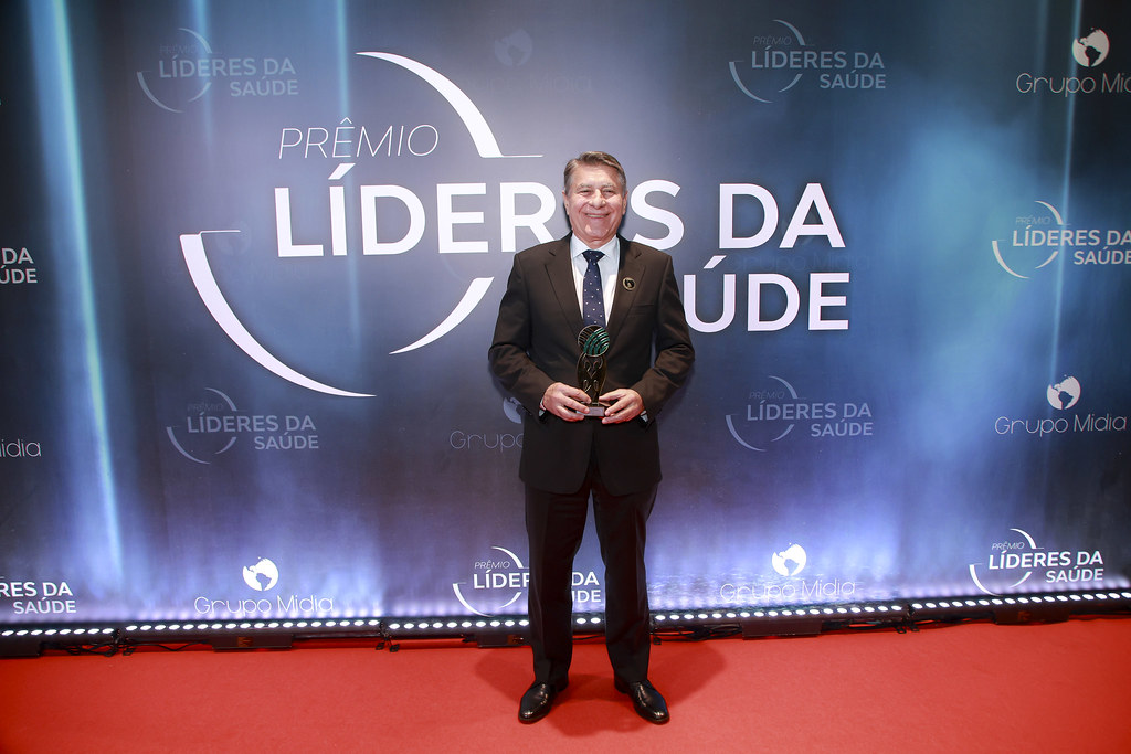 https://unimed.coop.br/site/o/sites-theme/images/cards-noticias/capa_pagina.png