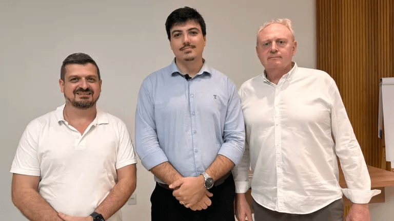 Os médicos André Arrigoni, Rafael Damasceno e Marcos Chaves
